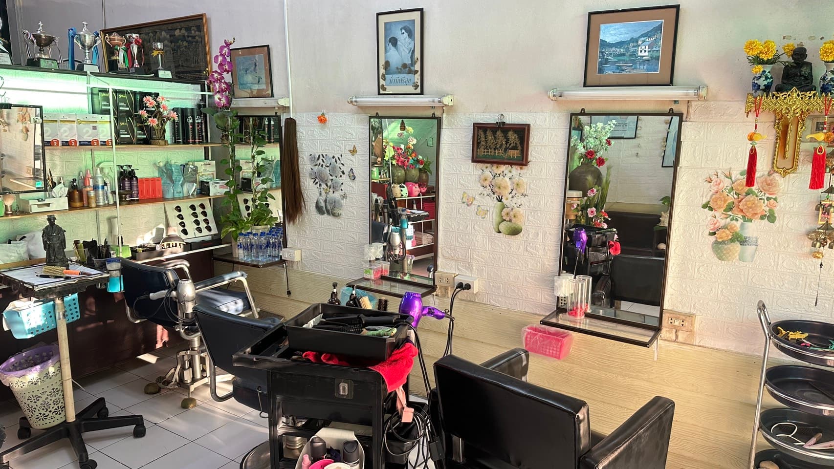 Por Beauty Salon Interior